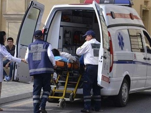 İstirahətdən qayıdan uşaq bağçasının işçiləri yol qəzasına düşdü - 6 nəfər yaralandı