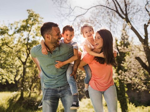 Uşaqlar analara, yoxsa atalara daha çox bağlı olurlar?