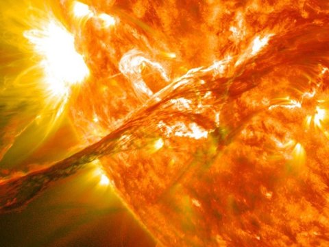 Günəşdə güclü plazma emissiyası baş verib