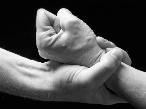 Azyaşlılara qarşı cinayətlərdə cəzalar sərtləşdirilməlidir? - Hüquqşünas