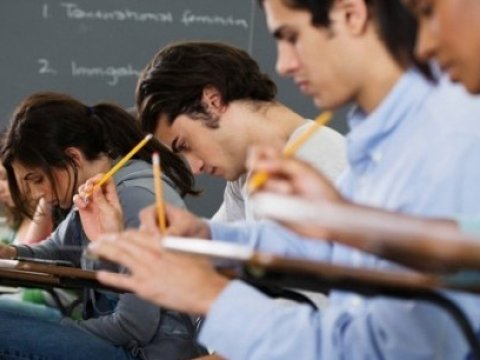 Dərslik problemi: “Universitetlər kitabxanalara büdcə ayırmalıdır”