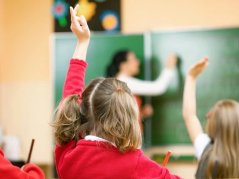 Dünya ölkələrində məktəbli forması: harada sərbəstdir?