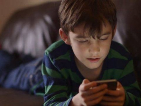 Avstraliyada gənclər arasında telefon asılılığı artır