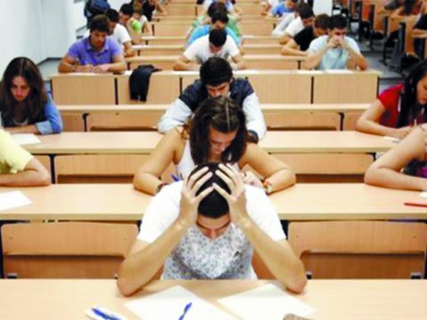 Psixoloq: Valideynlər övladlarını seçim stressindən qorumalıdır