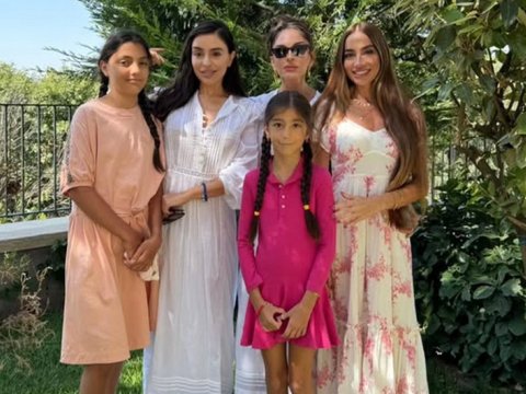 Mehriban Əliyeva övladları və nəvələri ilə 