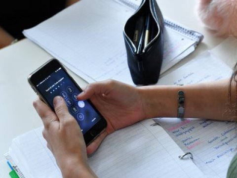 Türkiyədə müəllimlərə telefon qadağası tətbiq EDİLƏCƏK