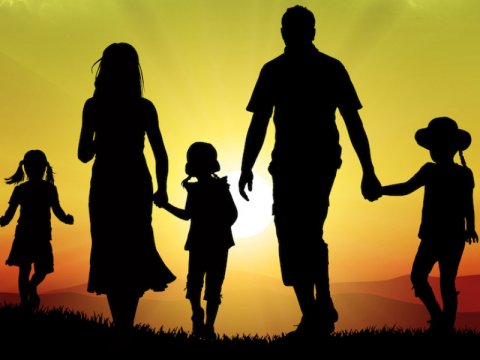 Hərbiçi və polis ailələrində köç: Uşaqlar üçün psixoloji RİSKLƏR