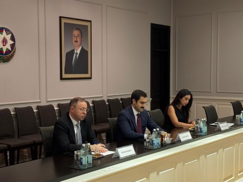 Nazir müavini Həsən Həsənli Uqandanın xarici işlər üzrə dövlət naziri ilə görüşüb