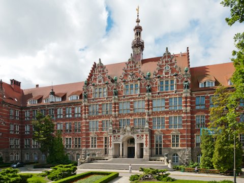 Polşada məktəblərdə yeni fənn tədirs olunacaq