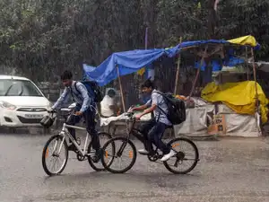 Hindistanın bəzi ştatlarında məktəblər bağlı saxlanılır