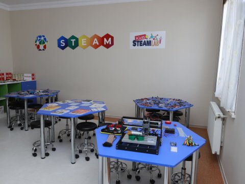 Ümumtəhsil müəssisələrində yeni STEAM otaqlarının yaradılmasına başlanılıb 