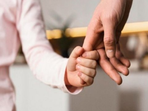 Azərbaycanda 53 uşaq himayədar ailələrə verilib