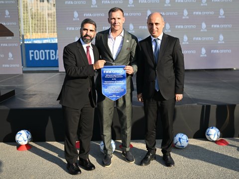 Şevçenko Emin Əmrullayev və Rövşən Nəcəflə bir arada