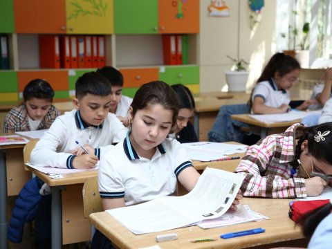 İbtidai sinif müəllimlərinin yazılarında biabırçı səhvlər - uşaqlara kim savad verəcək?