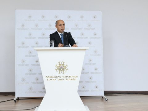 Nazir: Məktəblərdə "fond pulu" yığmaq qanunsuzdur