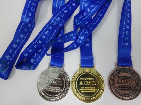 Beynəlxalq olimpiadalarda 50 medal QAZANILIB