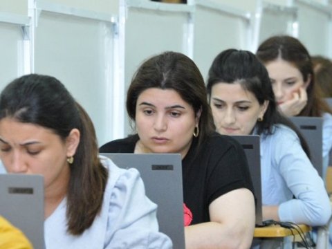 Bu yaş aralığında olan müəllimlər sertifikasiyada daha UĞURLUDUR