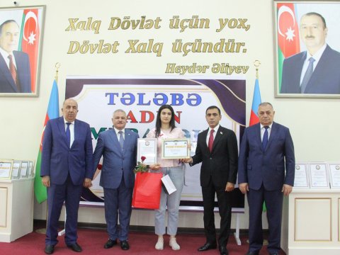 Millət vəkili Tərtərdə tələbələri təbrik etdi&nbsp;- Fotolar