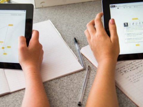 Elektron jurnallar: "Valideynlər övladlarına daha ciddi nəzarət edəcək"