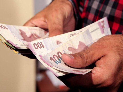 Müəllimlik kişilərə qazanc gətirmir? - “Təkcə maaş artımı kifayət etmir”