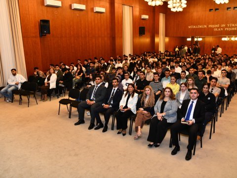 ADNSU-da birinci kurs tələbələri ilə tanışlıq görüşü keçirilib