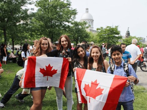 Xarici tələbə axını zəifləyir - kanada üçün xəbərdarlıq siqnalı