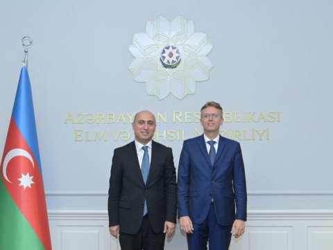 Emin Əmrullayev Macarıstan&nbsp;naziri ilə görüşüb