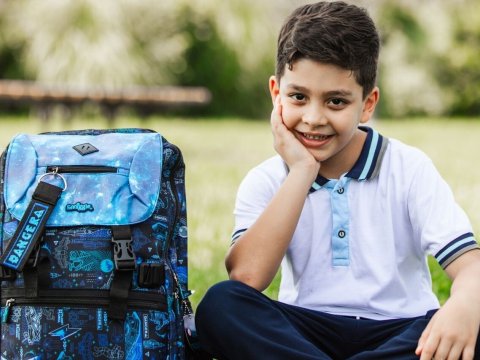 Uşağın kürəyini qorumaq üçün belə çanta seçin - Pediatrdan MƏSLƏHƏT