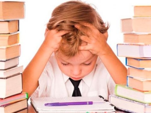 10 yaşlı şagirdlər oxumaqda əziyyət çəkir