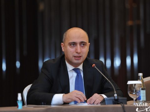 Emin Əmrullayev: Məktəblərdə sahibkarlığın tədrisi mümkündür