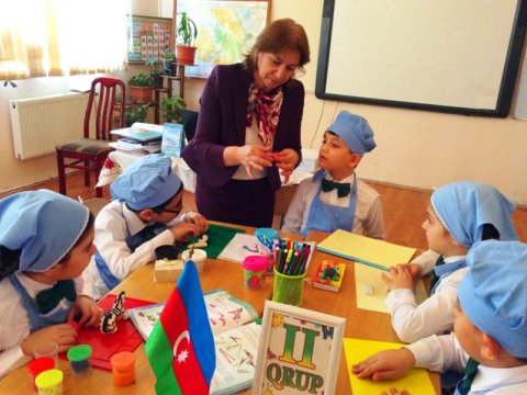 Məktəblərdə bəzi fənlər könüllü olmalıdır - TƏKLİF