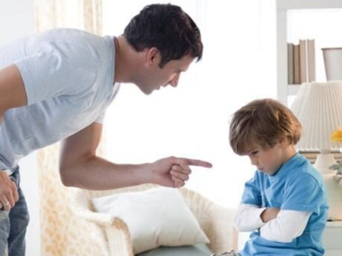 Əxlaqi düşüncəsi pozulan uşağın uğurlu olma şansı azalır - SOSİOLOQ