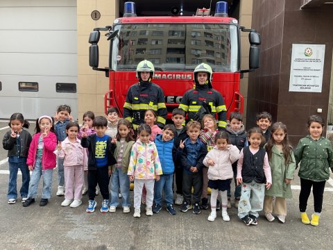 FHN məktəblilər üçün “Açıq qapı” günü təşkil edib