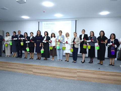 BŞTİ Təhsil işçilərini təltif edilib