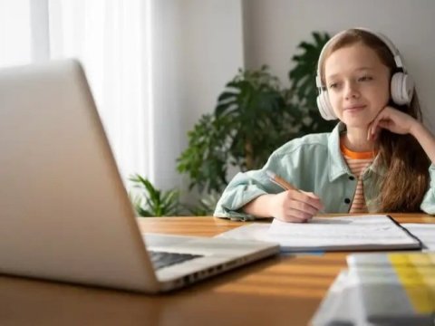 Britaniyalı valideynlər Avropadakı özəl məktəblərə üstünlük verməyə başlayıblar