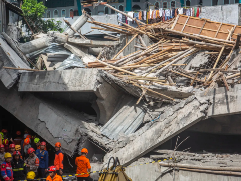 Məktəb uçdu - Ölənlərin sayı 36-ya çatdı