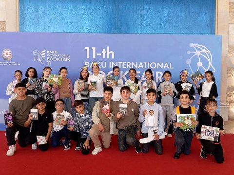 Paytaxt məktəbliləri XI Bakı Beynəlxalq Kitab Sərgisində