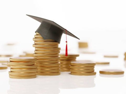 1077 ailənin iki, 24 ailənin isə üç üzvü təhsil krediti ilə oxuyur