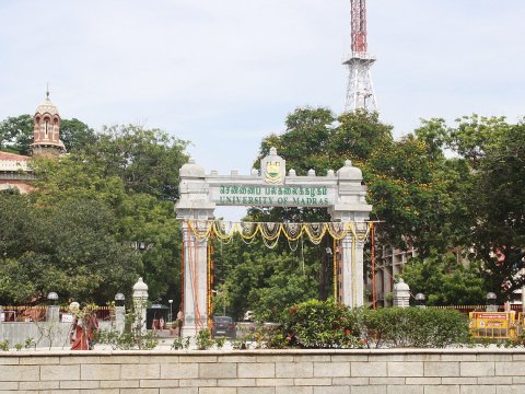 Hindistan universitetlərinə məsafədən və onlayn təhsil icazəsi verildi