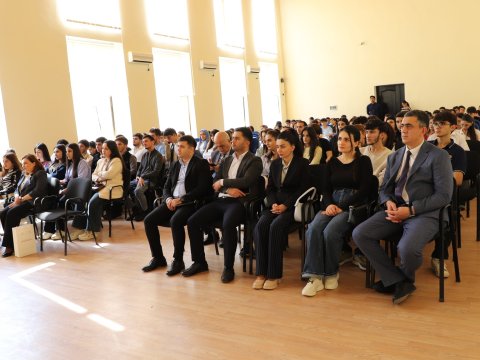 LDU-da təhsil tələbə krediti ilə bağlı maarifləndirici sessiya...