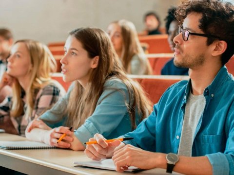Universitetlərdə qayıb limitləri: Ölkələrdə tətbiq olunan qaydalar