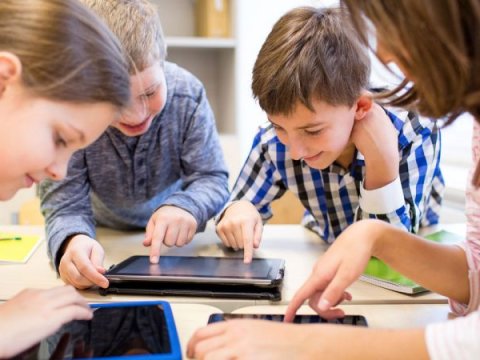 Fantastik hekayələr uşaqların yaradıcılığını gücləndirir