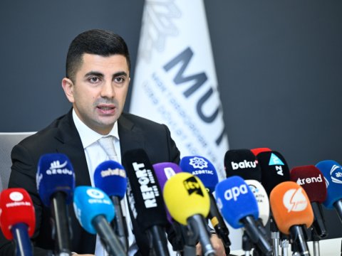 Eşqi Bağırov qalmaqallı məktəb direktorunu işdən azad EDİB