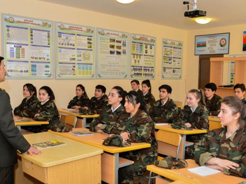 Məktəblərdə çağırışaqədərki hazırlıq rəhbəri vəzifəsi üzrə müsahibə keçirilir