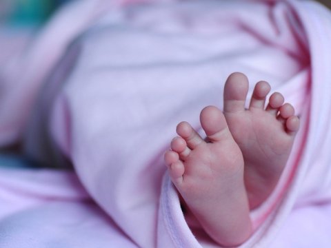 Mingəçevirdə zirzəmidən tapılmış körpə xəstəxanaya yerləşdirilib