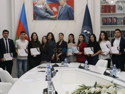 UNEC-in "Brend tələbə"ləri mükafatlandırılıdı - FOTO  