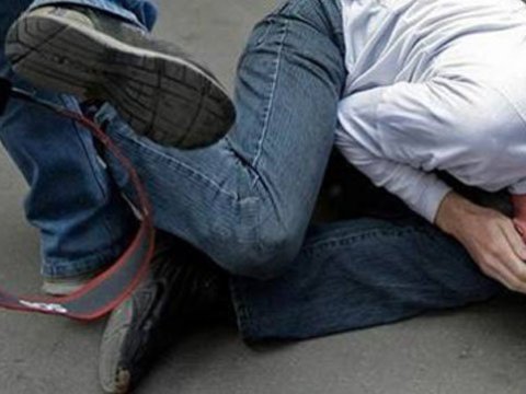 Məktəbli dərsdə sinif yoldaşının valideyni tərəfindən döyülüb