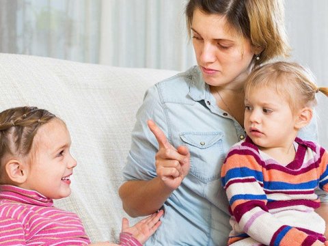 Təhsil naziri sosial media məsləhətlərinə qarşı çıxdı