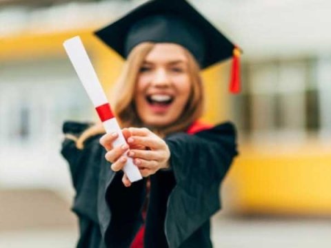 Təhsil krediti alanların yarıdan çoxu qadındır