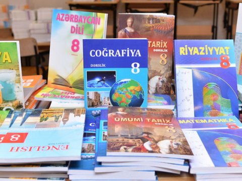 Gürcüstana Azərbaycan dilində dərsliklər göndərilib